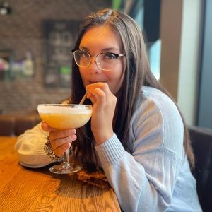 Meet your Posher, Julia